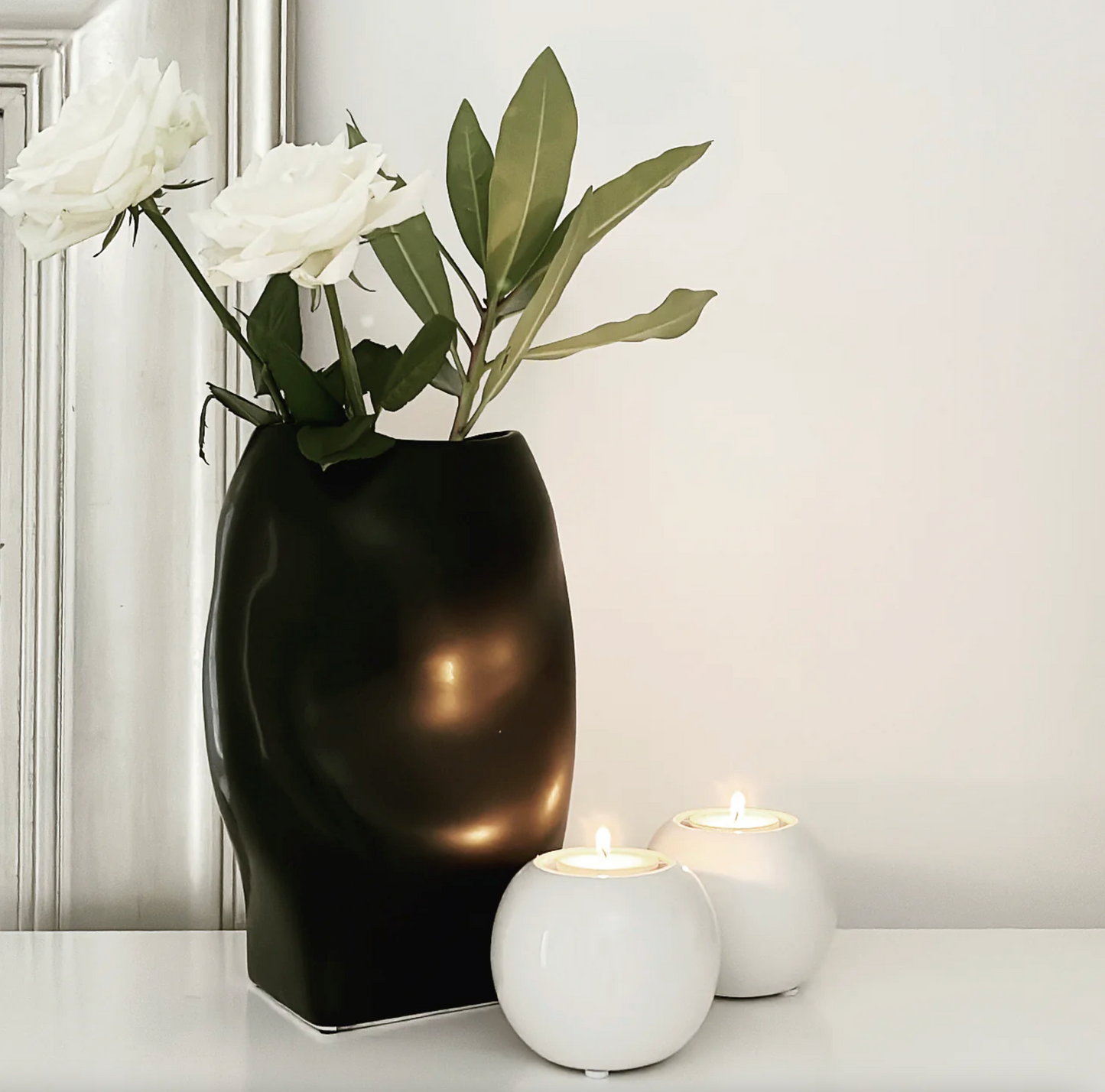 Soho Vase - Medium Matt Black