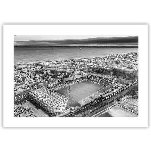 RRFC Starks Park - Overlooking the Forth (Greyscale)