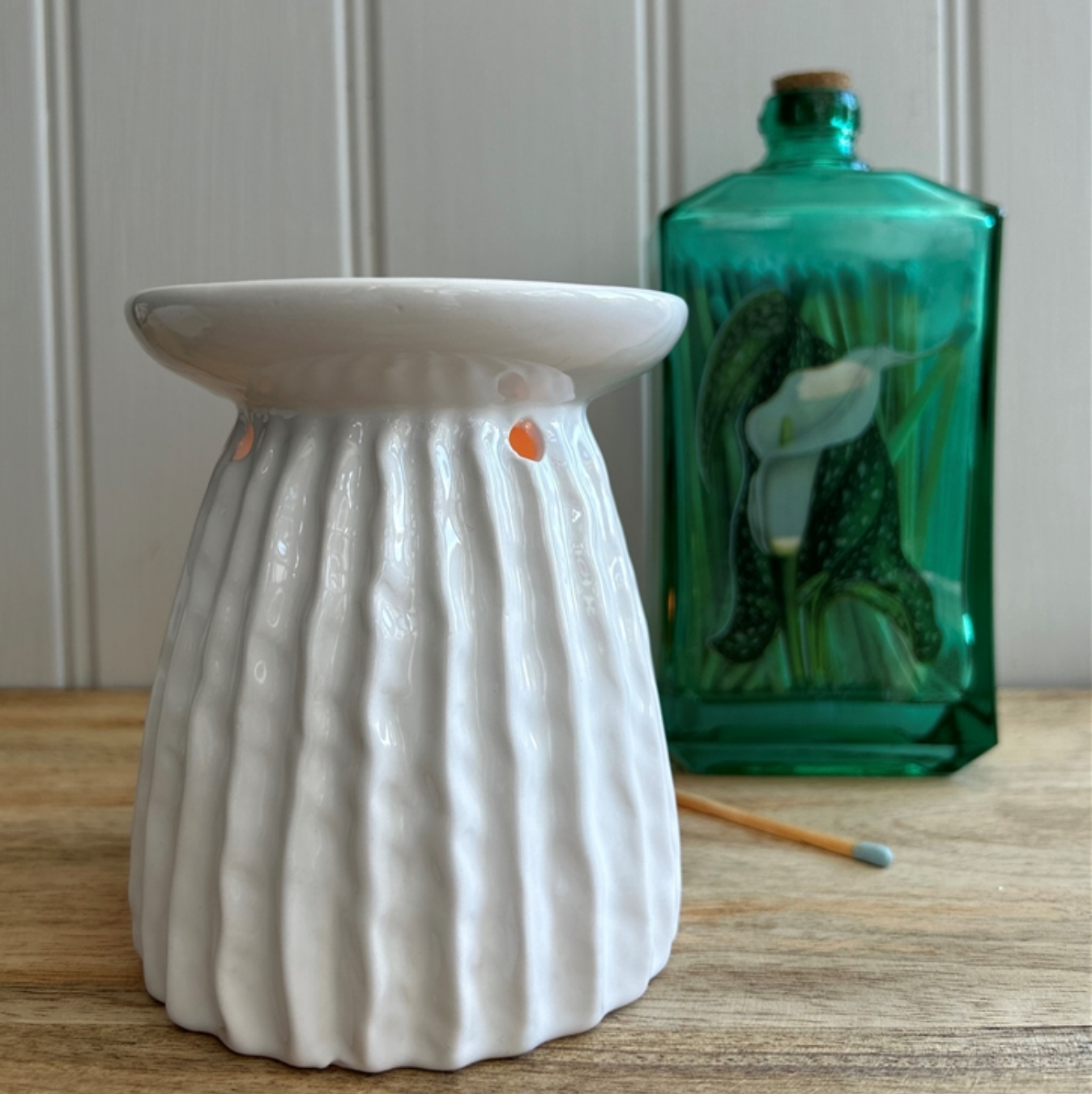 Ribbed Ceramic Wax/Oil Burner